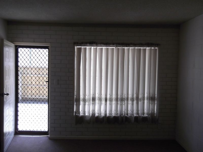 2/18 Hopetoun Avenue, Morwell VIC 3840