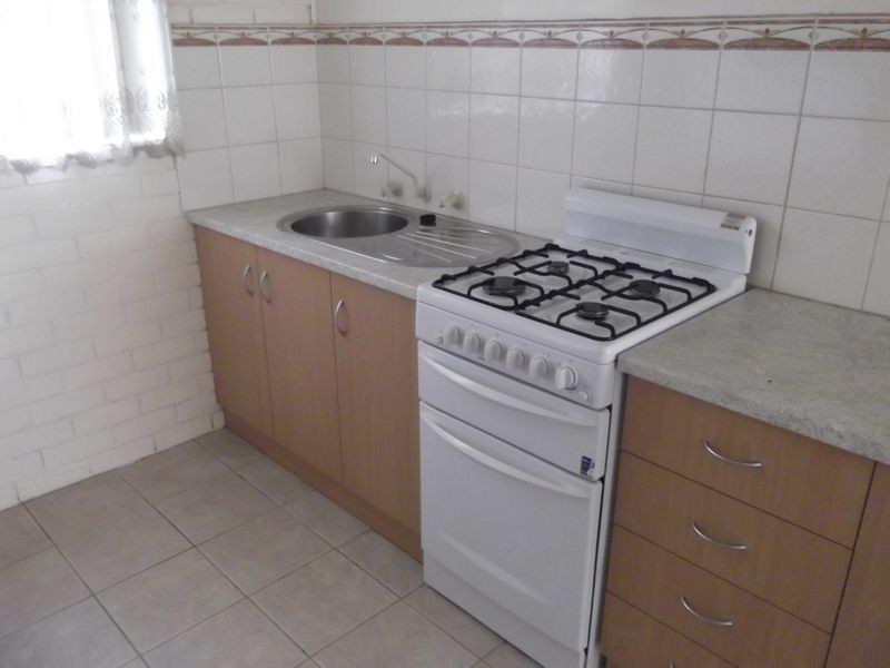 2/18 Hopetoun Avenue, Morwell VIC 3840