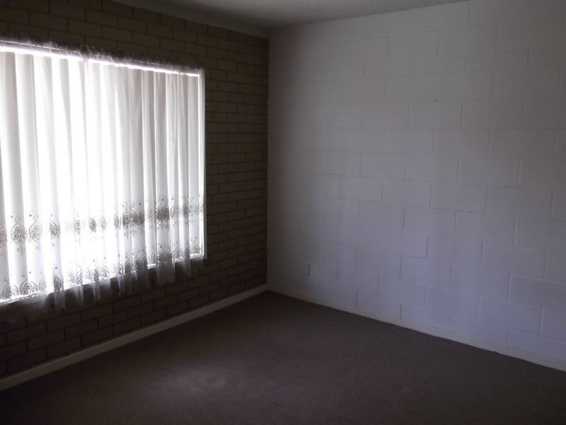 2/18 Hopetoun Avenue, Morwell VIC 3840