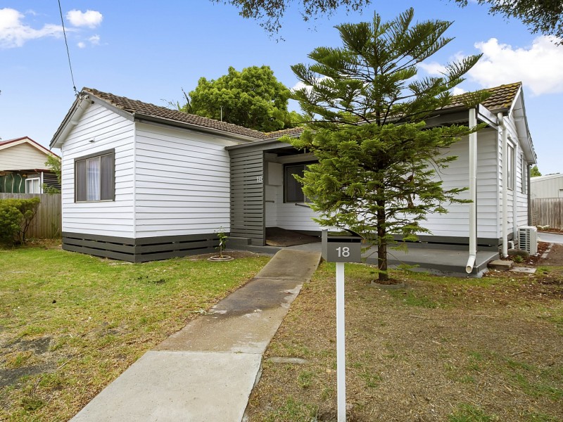 18 Bernard Avenue, Traralgon VIC 3844