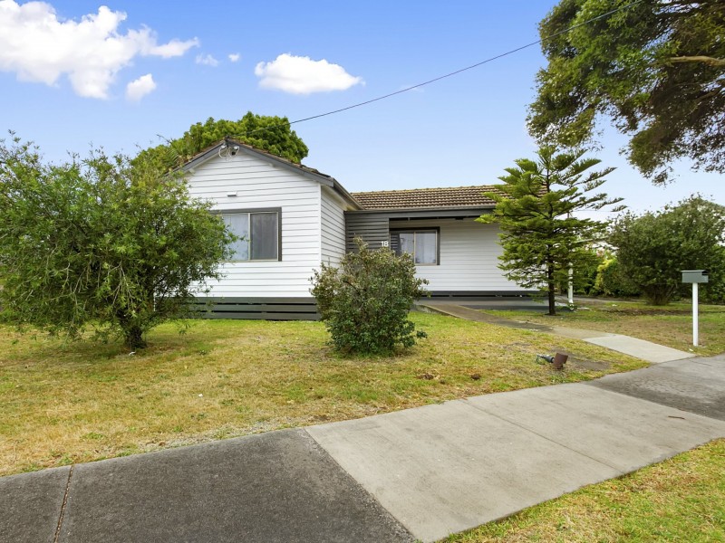 18 Bernard Avenue, Traralgon VIC 3844