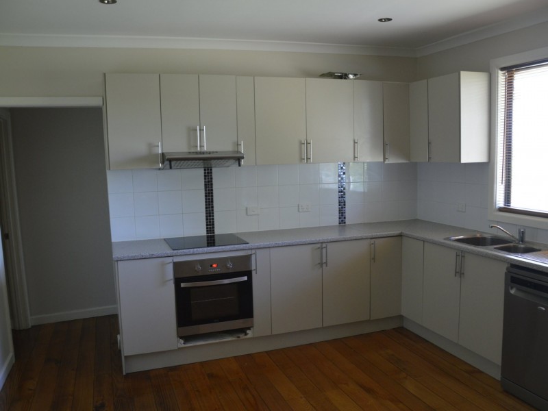 30 Robertson Street, Morwell VIC 3840