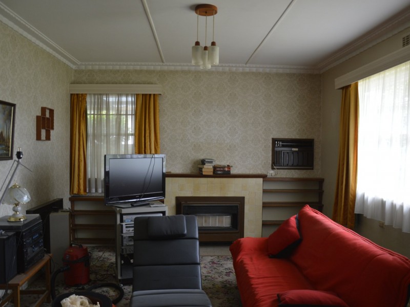 16 Vale Street, Moe VIC 3825