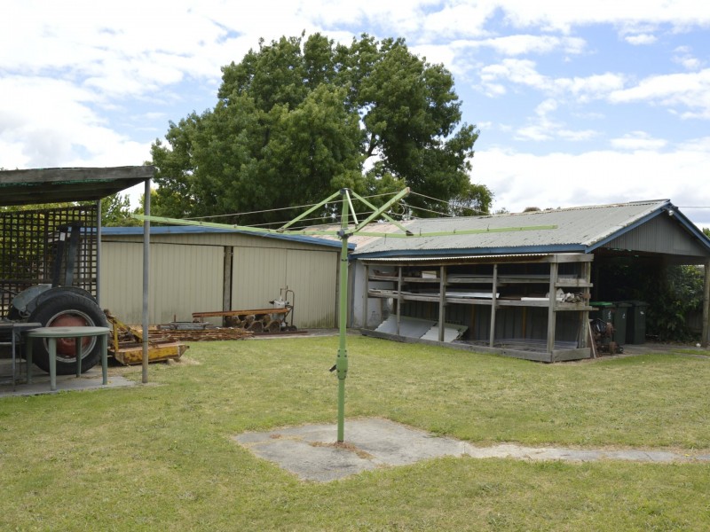 16 Vale Street, Moe VIC 3825