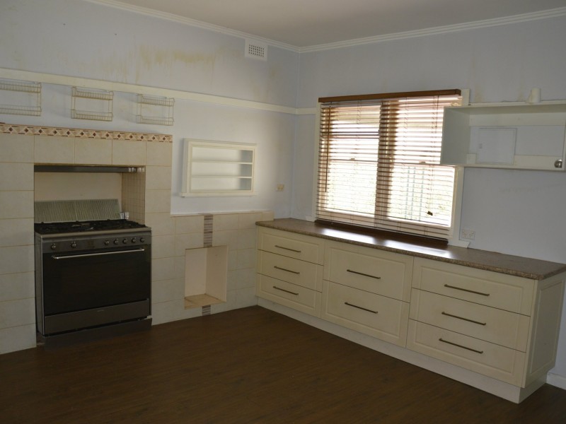 18 Vale Street, Moe VIC 3825