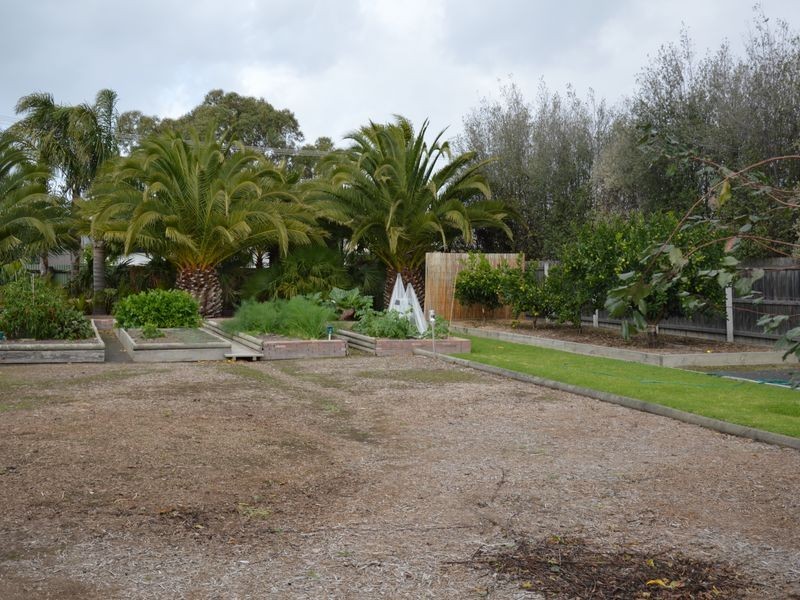 24 Rhodes Court, Glengarry VIC 3854