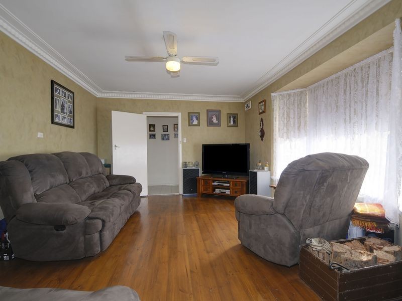 2-4 Glen Elwyn Avenue, Glengarry VIC 3854