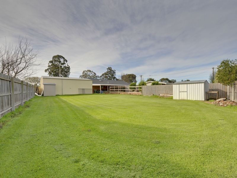 2-4 Glen Elwyn Avenue, Glengarry VIC 3854