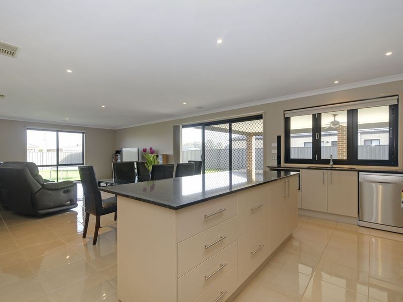 3 Chown Court, Rosedale VIC 3847