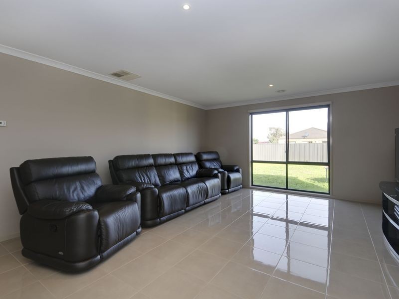 3 Chown Court, Rosedale VIC 3847