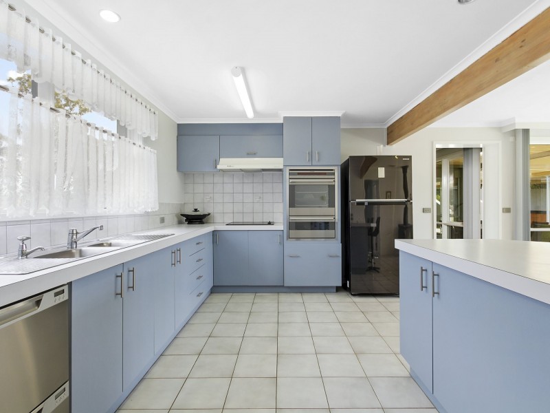 30 Cemetery Road, Toongabbie VIC 3856