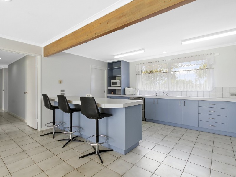 30 Cemetery Road, Toongabbie VIC 3856
