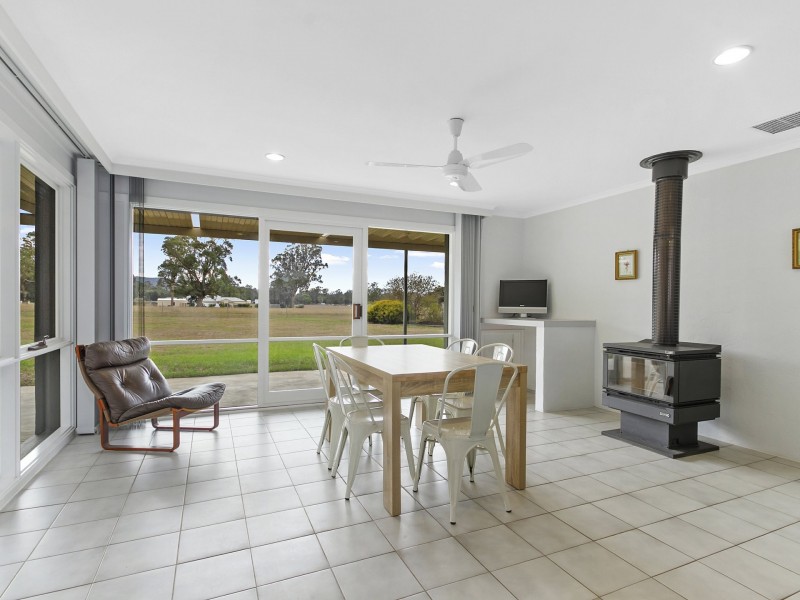 30 Cemetery Road, Toongabbie VIC 3856