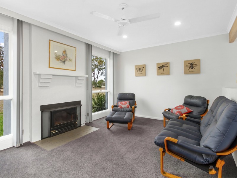 30 Cemetery Road, Toongabbie VIC 3856