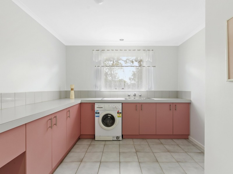 30 Cemetery Road, Toongabbie VIC 3856