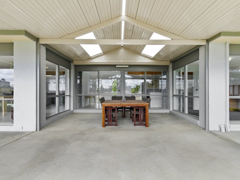 30 Cemetery Road, Toongabbie VIC 3856