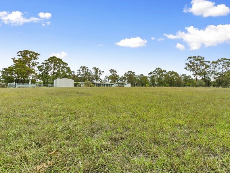 30 Cemetery Road, Toongabbie VIC 3856