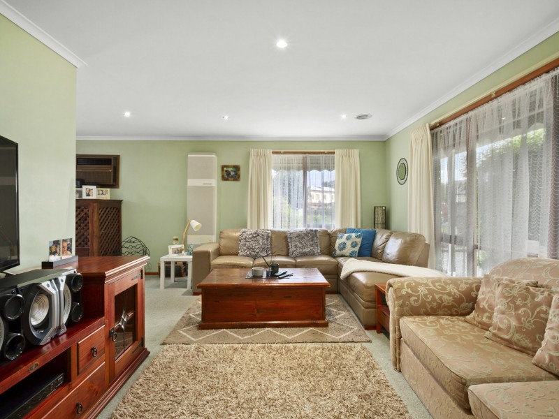 87 Coalville Road, Moe VIC 3825