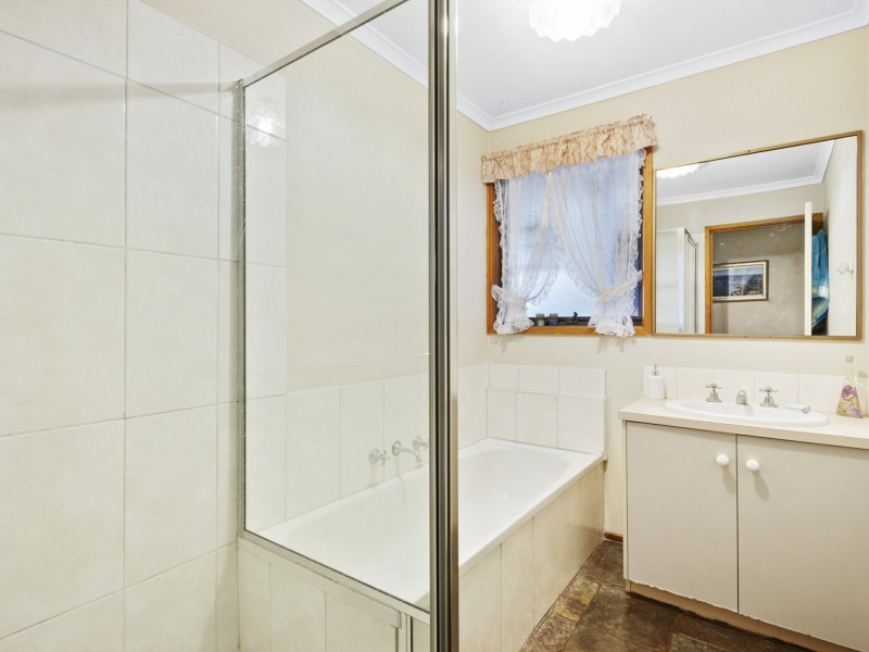 87 Coalville Road, Moe VIC 3825