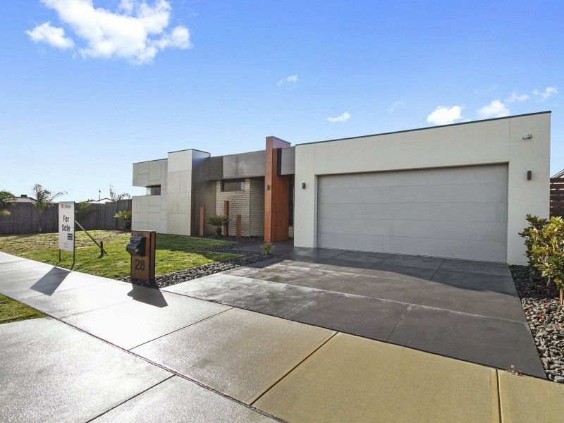 28 Mitchell Drive, Traralgon VIC 3844