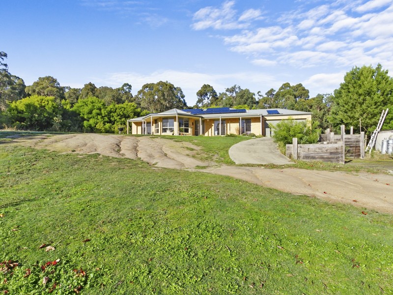 65 Macintoshs Road, Boolarra VIC 3870