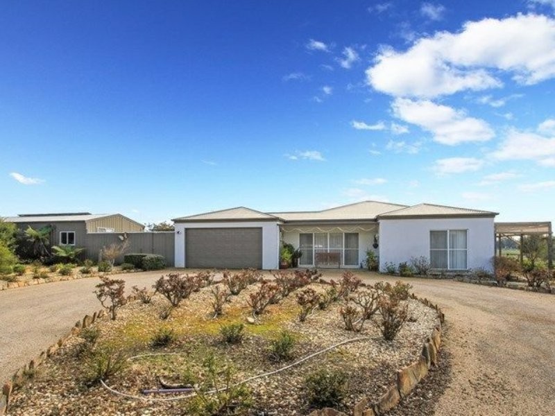 83 Shaws Ln, Rosedale VIC 3847