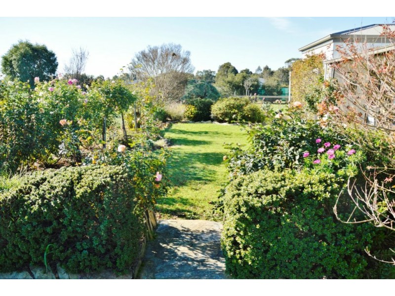 83 Shaws Ln, Rosedale VIC 3847