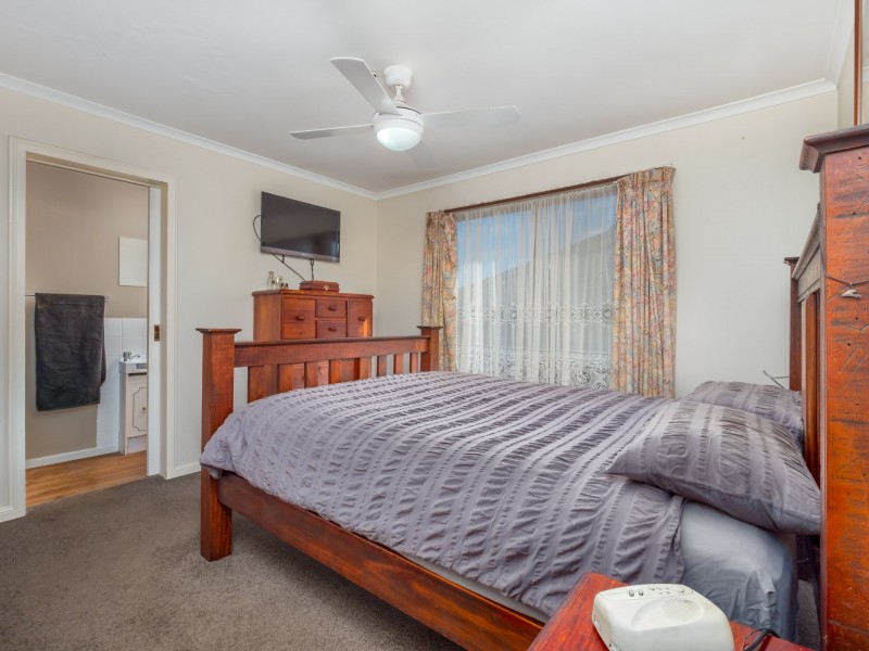 31 Law Street, Newborough VIC 3825