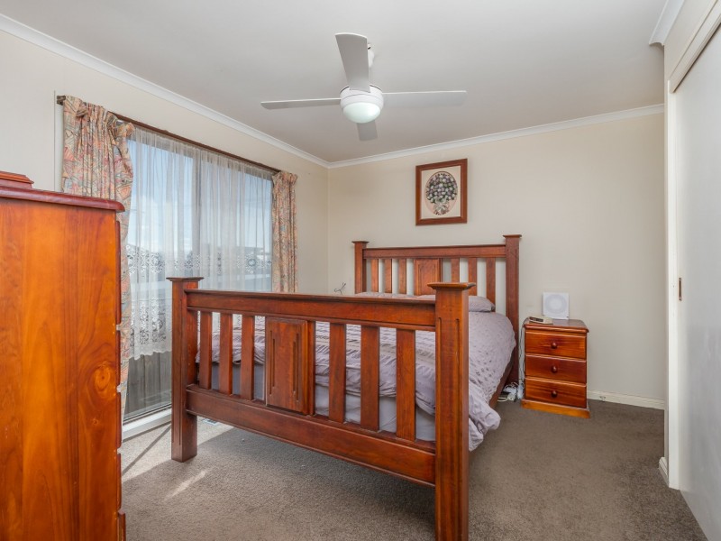 31 Law Street, Newborough VIC 3825