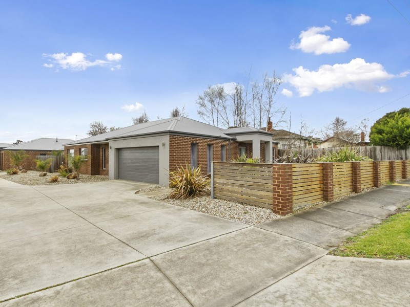 Unit 1/154 Narracan Drive, Newborough VIC 3825