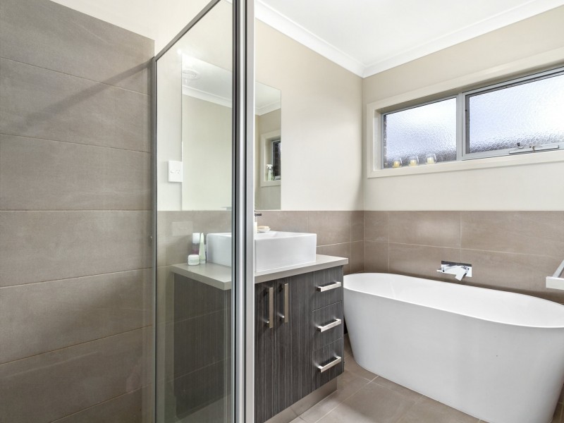 Unit 1/154 Narracan Drive, Newborough VIC 3825