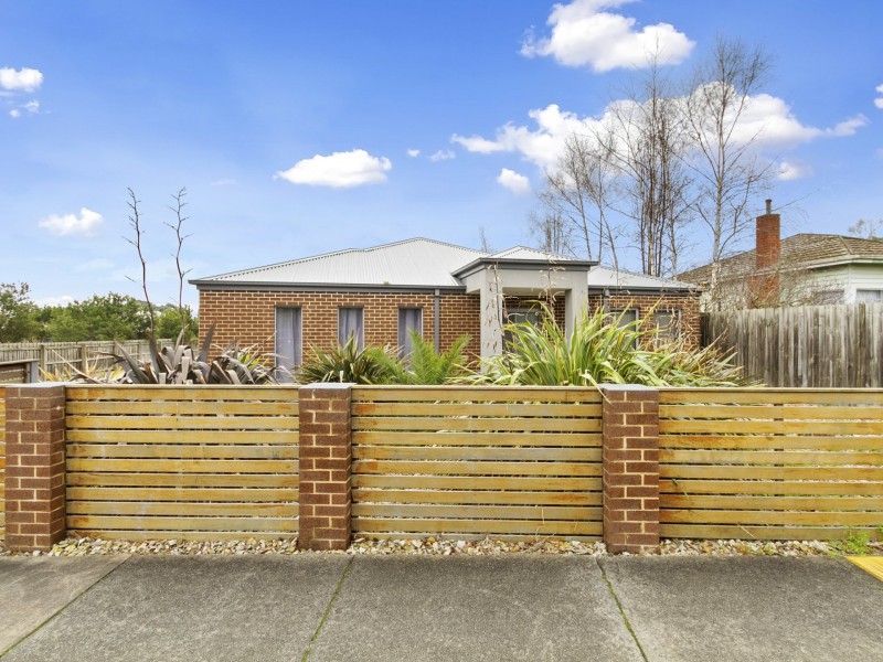 Unit 1/154 Narracan Drive, Newborough VIC 3825