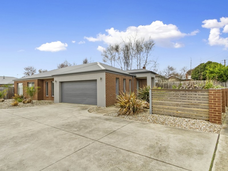 Unit 1/154 Narracan Drive, Newborough VIC 3825