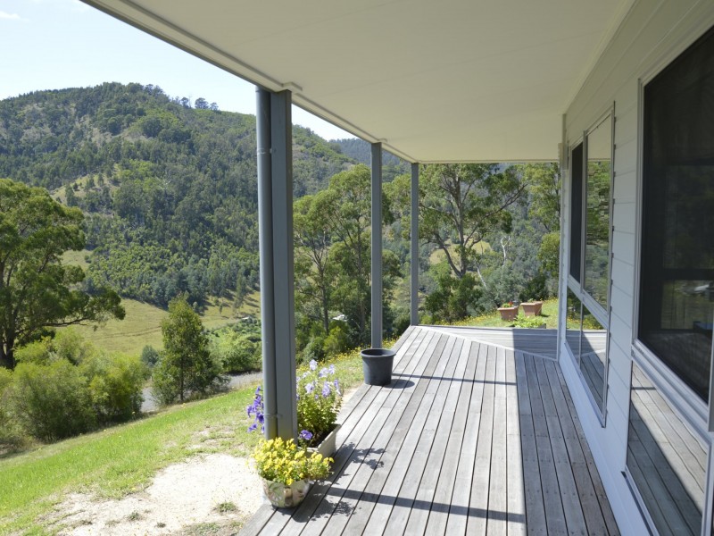 11 Browns Road, Koornalla VIC 3844