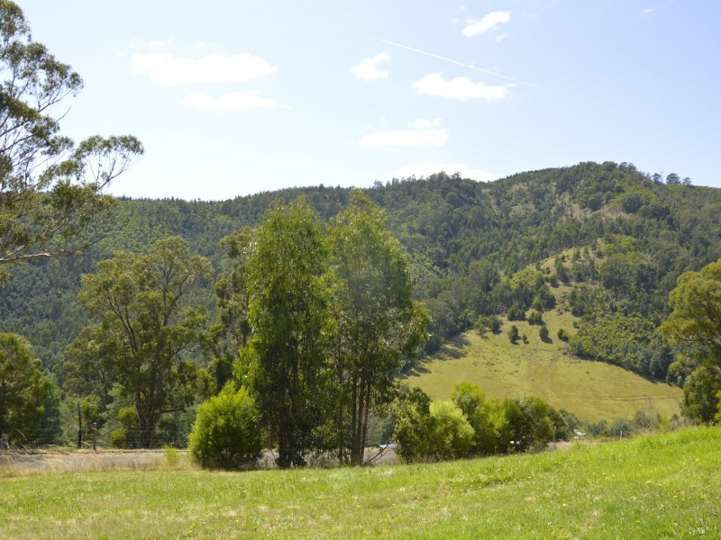 11 Browns Road, Koornalla VIC 3844