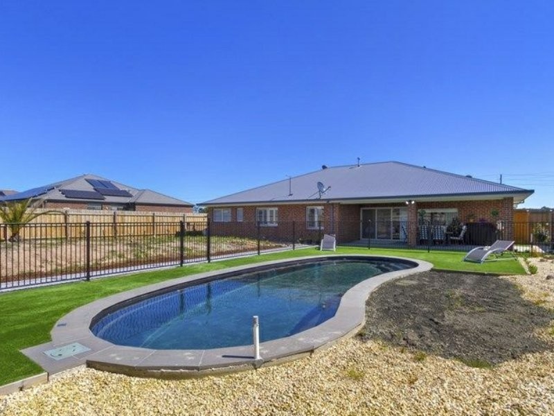 1 Brown Drive, Churchill VIC 3842