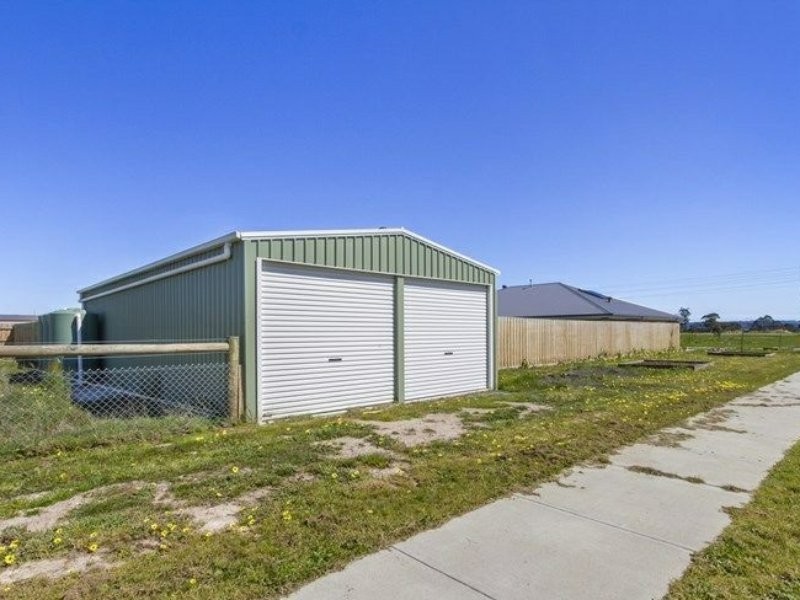 1 Brown Drive, Churchill VIC 3842