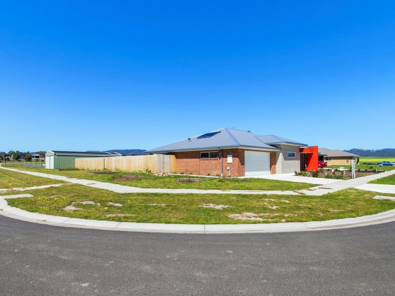 1 Brown Drive, Churchill VIC 3842