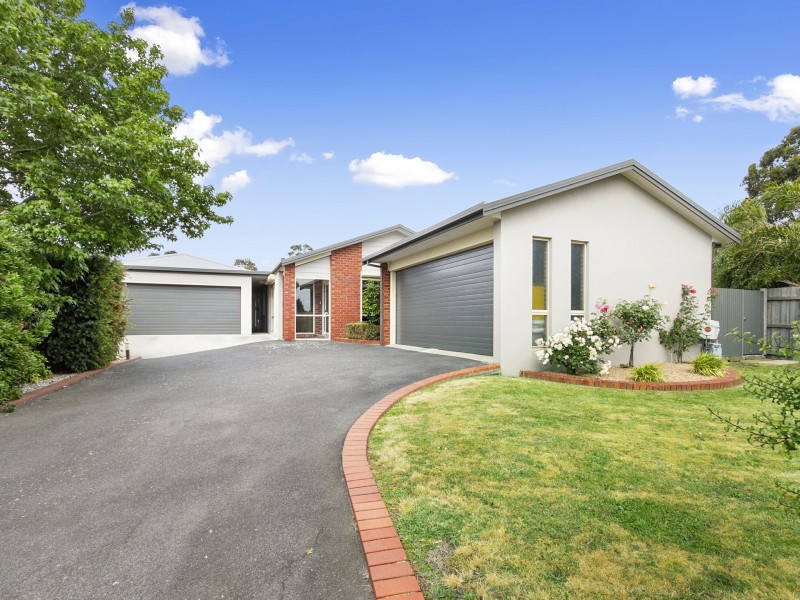 9 Mountbatten Court, Traralgon VIC 3844