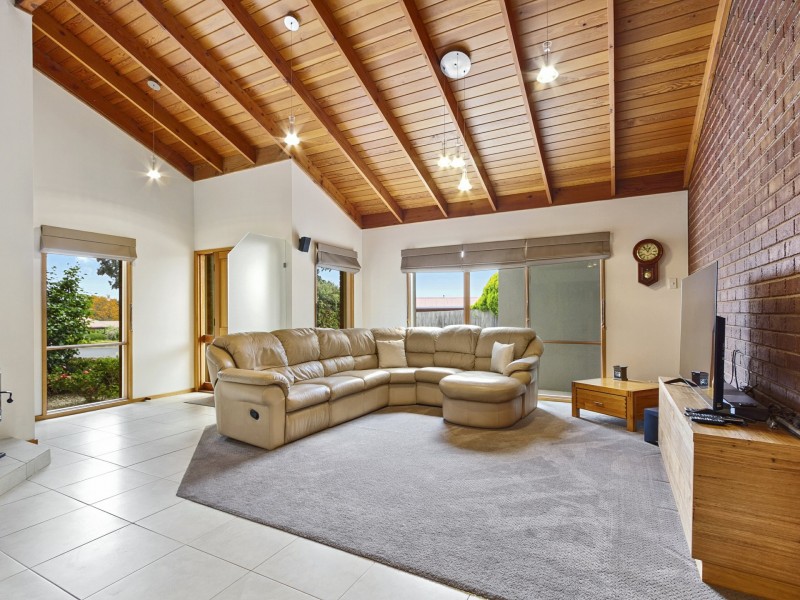 9 Mountbatten Court, Traralgon VIC 3844