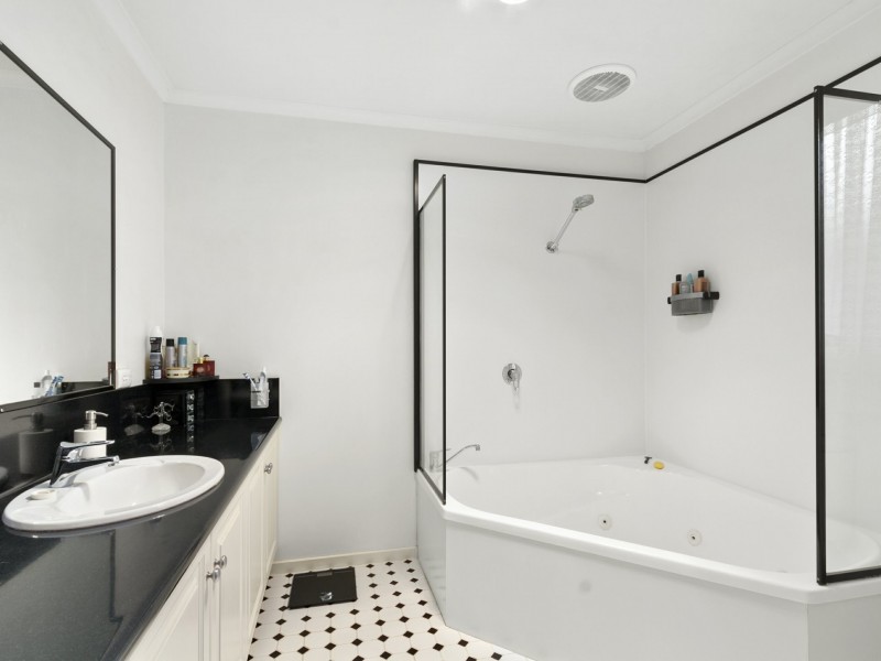 9 Mountbatten Court, Traralgon VIC 3844