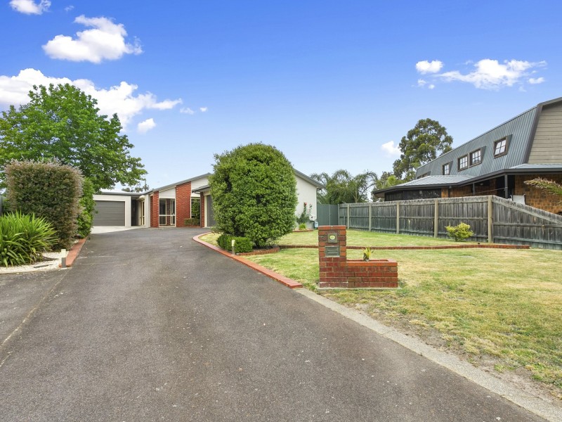 9 Mountbatten Court, Traralgon VIC 3844
