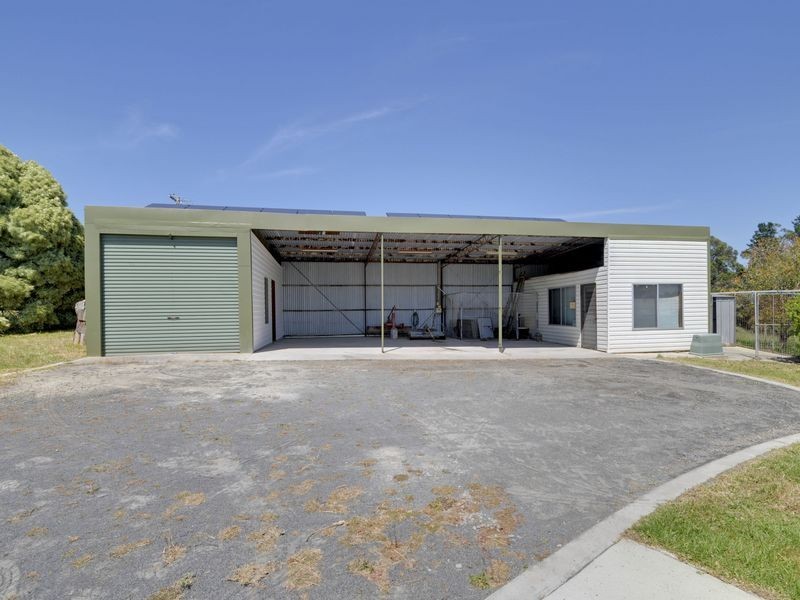 33 Wongan Crescent, Churchill VIC 3842