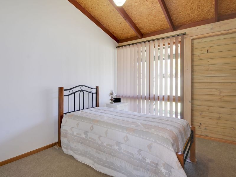 33 Wongan Crescent, Churchill VIC 3842