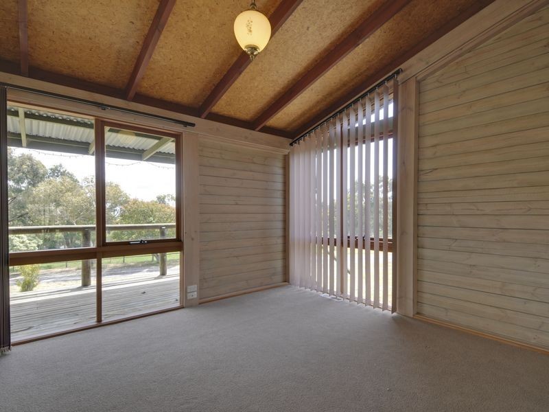 33 Wongan Crescent, Churchill VIC 3842