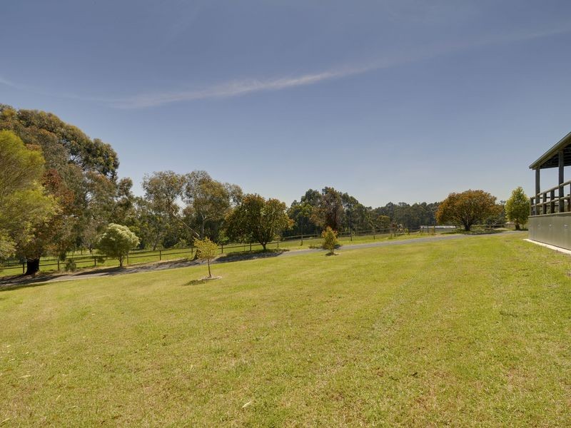 33 Wongan Crescent, Churchill VIC 3842