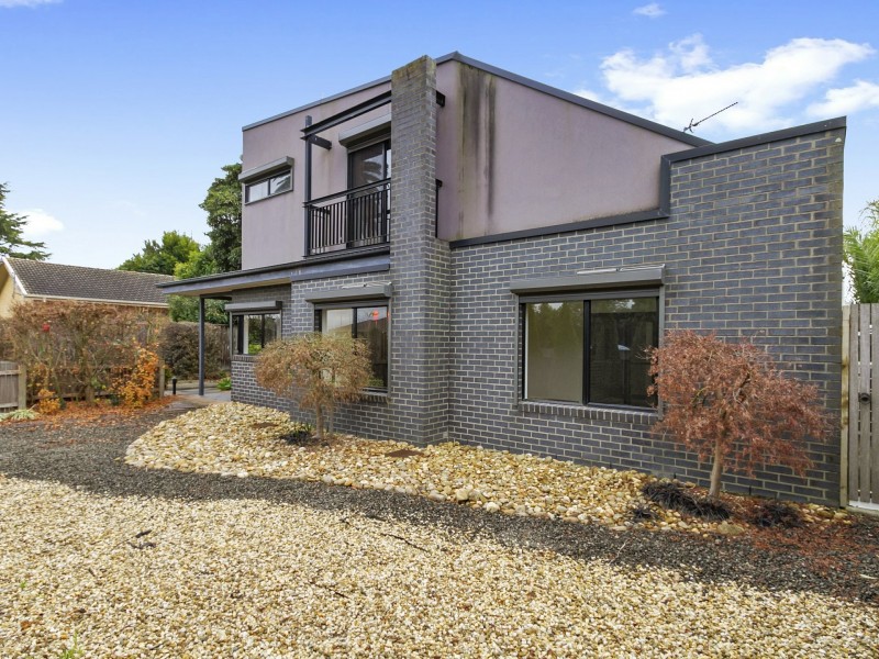 Unit 1/13 Travers Street, Morwell VIC 3840