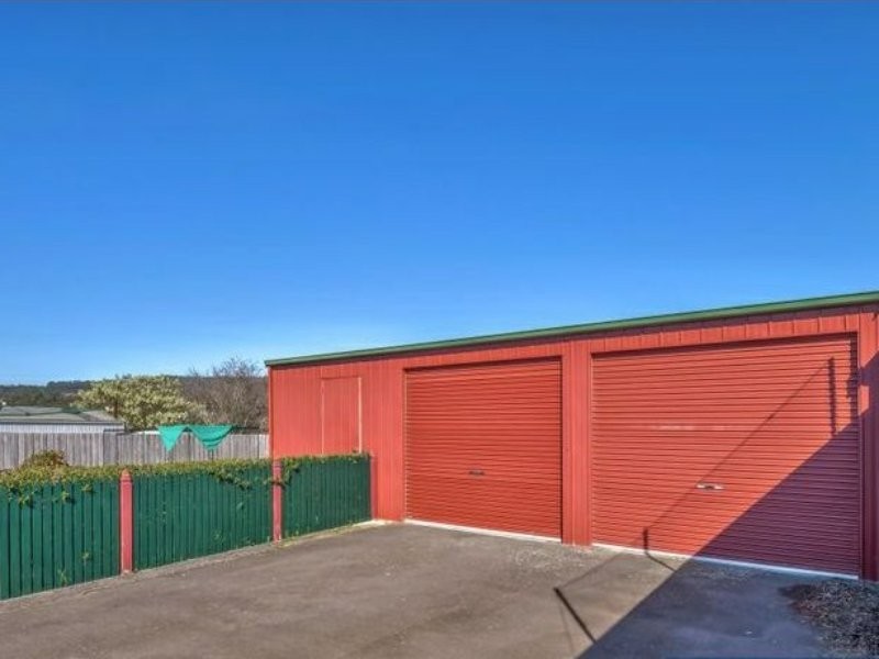 64 Coalville Road, Moe VIC 3825