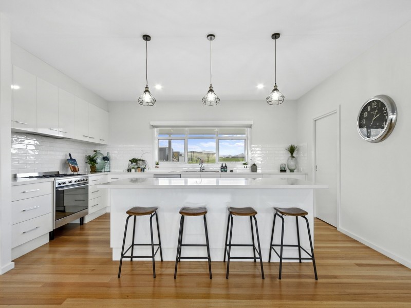 6 Atkinson Avenue, Churchill VIC 3842