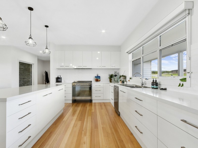 6 Atkinson Avenue, Churchill VIC 3842